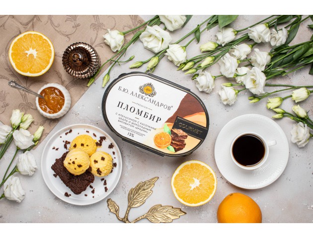 Мороженое Пломбир с апельсином с кусочками цедры и шоколадным бисквитом «Брауни» «Б.Ю. Александров» 450 г.