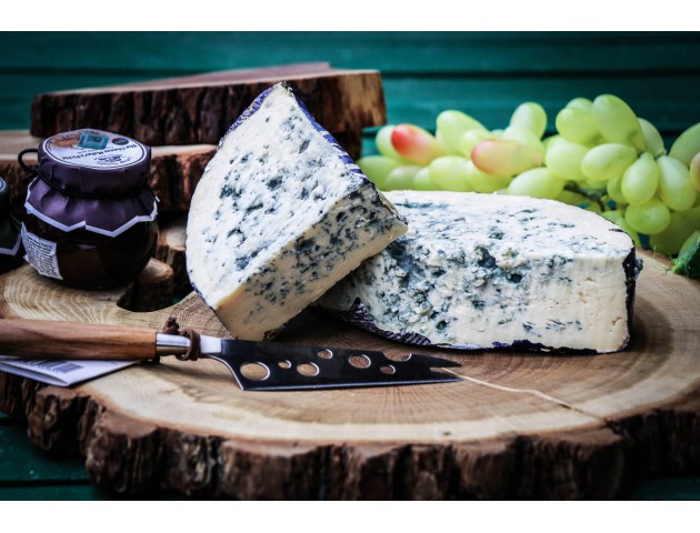 Сыр с голубой плесенью «Синегорье»