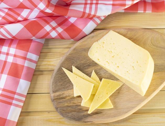 Сыр «Король Генрих» 50% топленое молоко